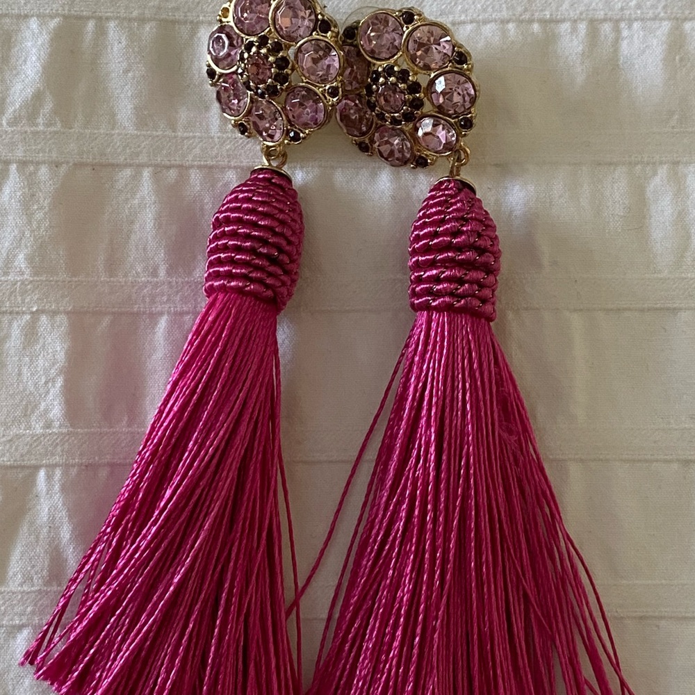 EXPRESS PINK TASSLE EARRINGS. NWOT